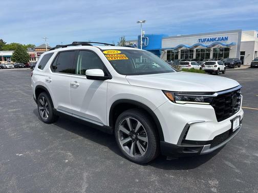 Platinum White Pearl 2023 Honda Pilot Touring 8-Passenger
