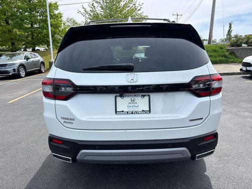Platinum White Pearl 2023 Honda Pilot Touring 8-Passenger