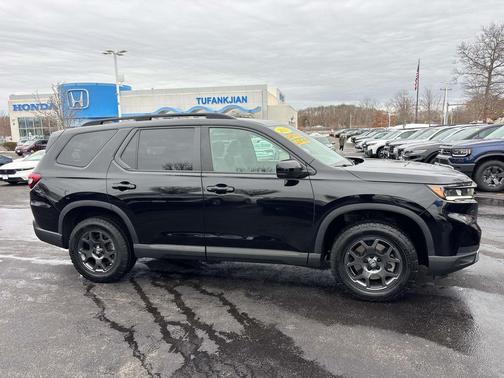 2023 Honda Pilot AWD TrailSport