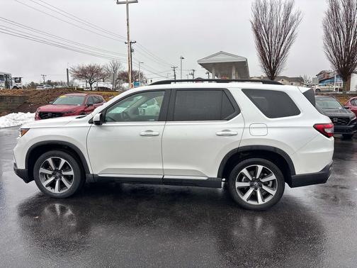2023 Honda Pilot AWD Elite