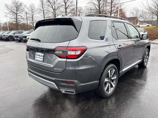 Modern Steel 2023 Honda Pilot Touring 8-Passenger