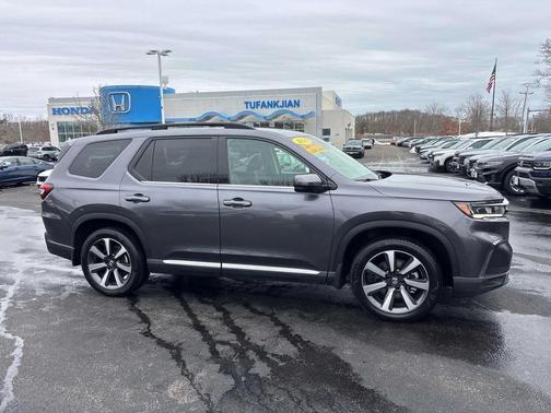 2024 Honda Pilot Touring 8-Passenger