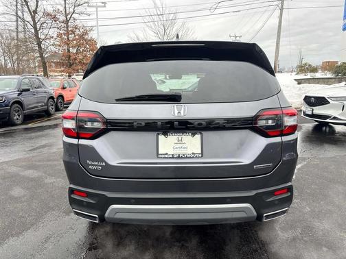 2024 Honda Pilot Touring 8-Passenger