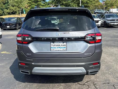 2025 Honda Pilot Touring 8-Passenger