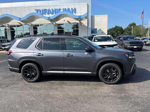 2025 Honda Pilot Touring 8-Passenger