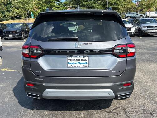 2025 Honda Pilot Touring 8-Passenger