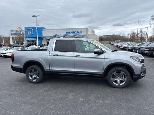 Lunar Silver 2023 Honda Ridgeline RTL