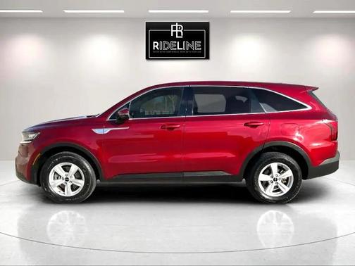 2022 Kia Sorento LX