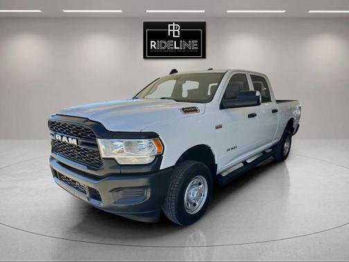 2022 RAM 2500 Tradesman Crew Cab 4x4 6'4' Box