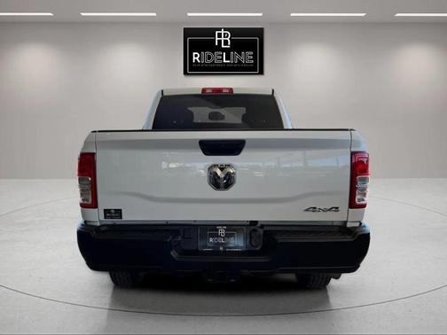 2022 RAM 2500 Tradesman Crew Cab 4x4 6'4' Box