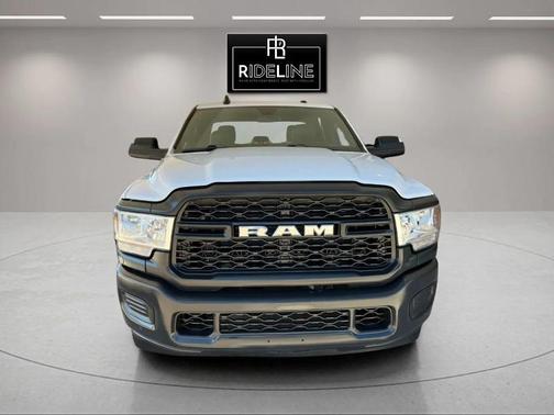 2022 RAM 2500 Tradesman Crew Cab 4x4 6'4' Box