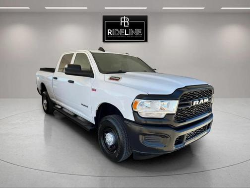 2022 RAM 2500 Tradesman Crew Cab 4x4 6'4' Box