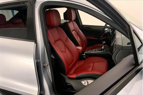 2017 Porsche Macan Base