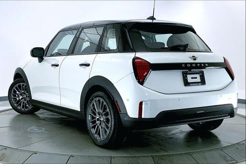 Nanuq White Metallic 2026 MINI Hardtop Cooper