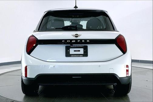 Nanuq White Metallic 2026 MINI Hardtop Cooper