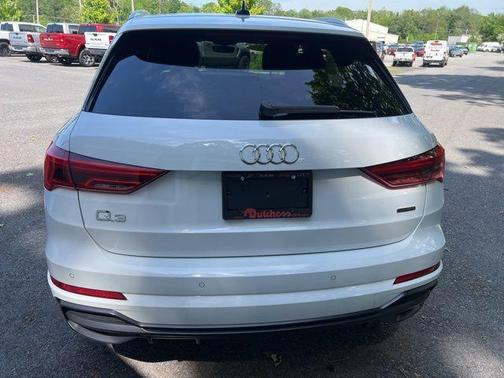 Glacier White Metallic 2022 Audi Q3 45 S line Premium