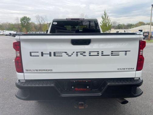 Summit White 2023 Chevrolet Silverado 2500 Custom