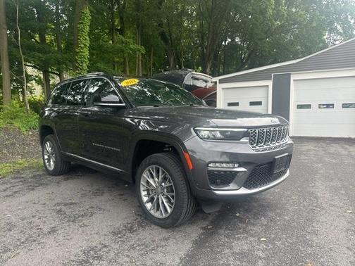 2022 Jeep Grand Cherokee Summit