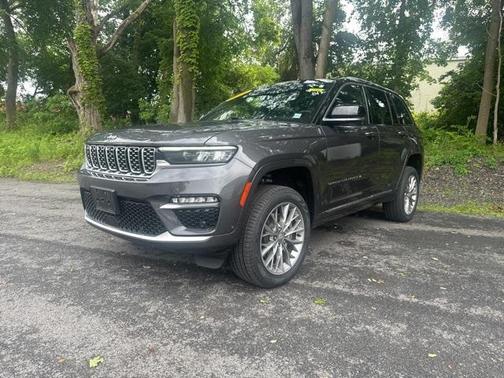 2022 Jeep Grand Cherokee Summit