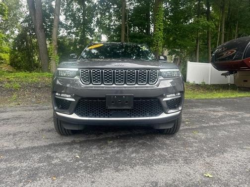 2022 Jeep Grand Cherokee Summit
