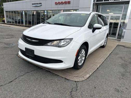 Bright White Clearcoat 2023 Chrysler Voyager LX