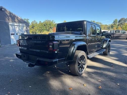 2022 Jeep Gladiator Overland