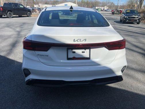 Snow White Pearl 2024 Kia Forte LXS