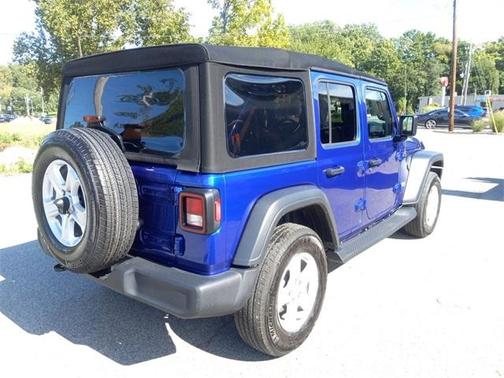 Photo 4 of 32 of 2018 Jeep Wrangler Unlimited Sport
