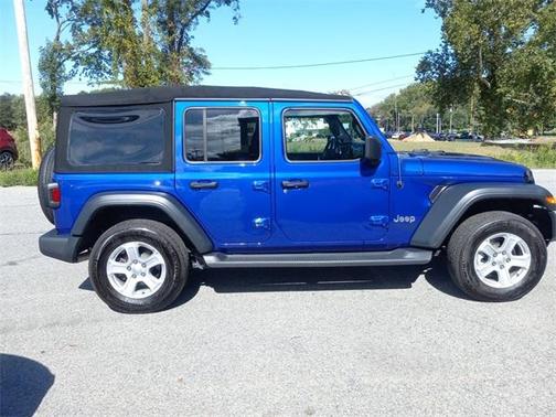 Photo 5 of 32 of 2018 Jeep Wrangler Unlimited Sport