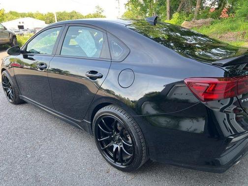 Aurora Black Pearl 2021 Kia Forte GT