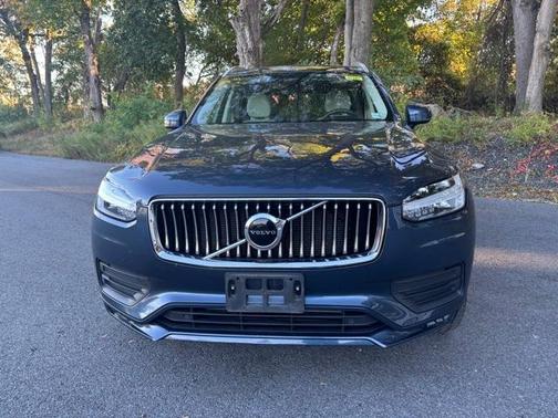 2020 Volvo XC90 T6 Momentum 7 Passenger