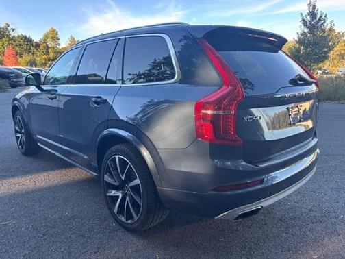 2020 Volvo XC90 T6 Momentum 7 Passenger