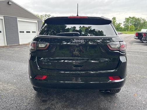 2022 Jeep Compass Altitude