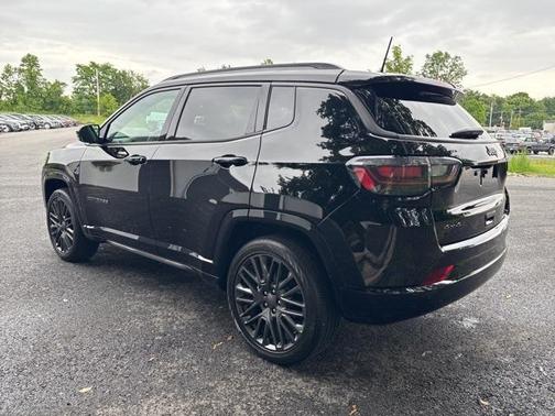 2022 Jeep Compass Altitude