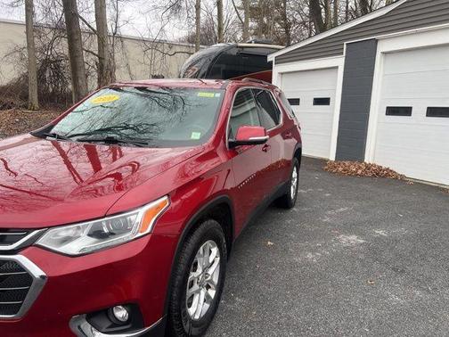Cajun Red Tintcoat 2020 Chevrolet Traverse LT Cloth