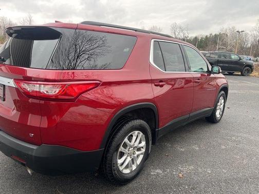 Cajun Red Tintcoat 2020 Chevrolet Traverse LT Cloth