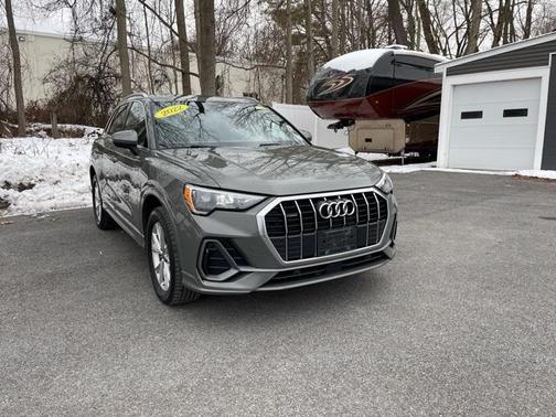 2022 Audi Q3 45 S line Premium