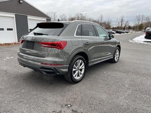 2022 Audi Q3 45 S line Premium