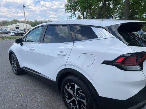 Glacial White Pearl 2023 Kia Sportage EX
