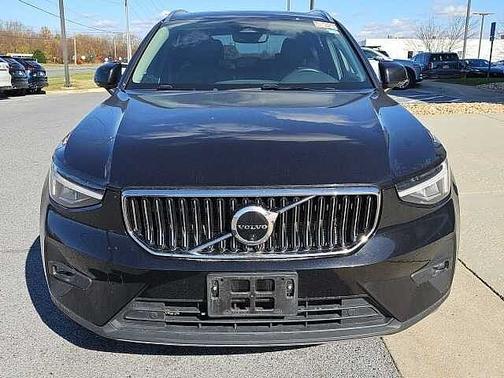 2025 Volvo XC40 Plus