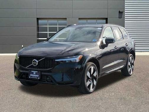2025 Volvo XC60 Plus
