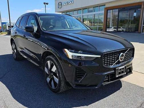 2025 Volvo XC60 Plus