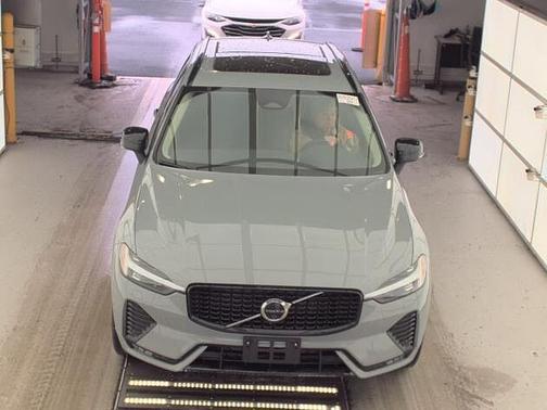 2025 Volvo XC60 Plus