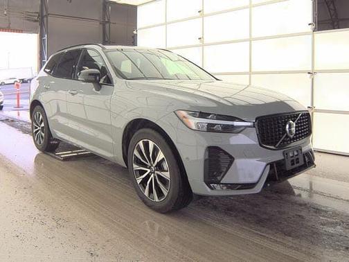 2025 Volvo XC60 Plus