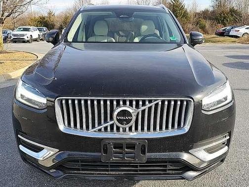 2025 Volvo XC90 Plus
