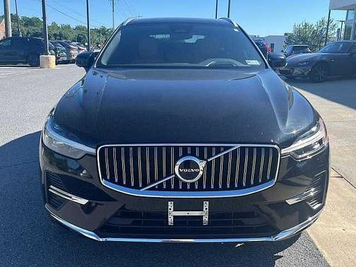 Onyx Black 2023 Volvo XC60 B5 AWD Ultimate Bright