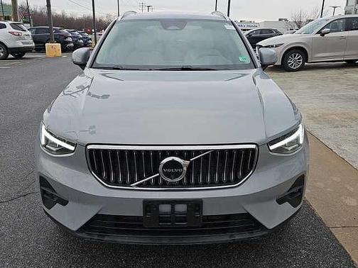 2025 Volvo XC40 Plus