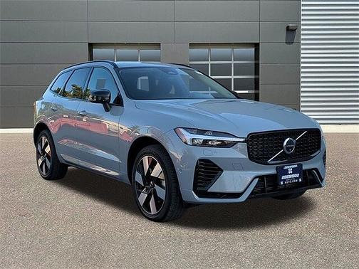 2025 Volvo XC60 Plus