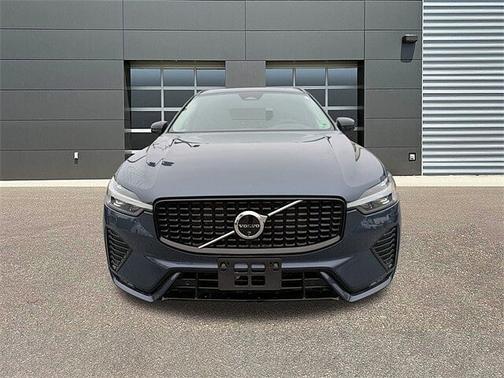 2025 Volvo XC60 Plus