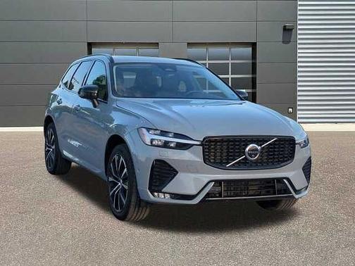 Vapour Grey 2025 Volvo XC60 Plus